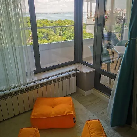 Luxury Alix ブルガス