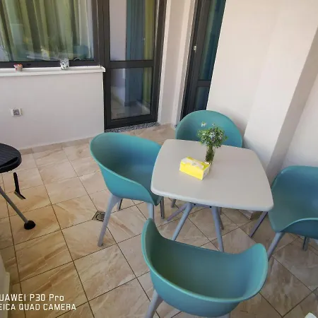 アパート Luxury Alix ブルガス