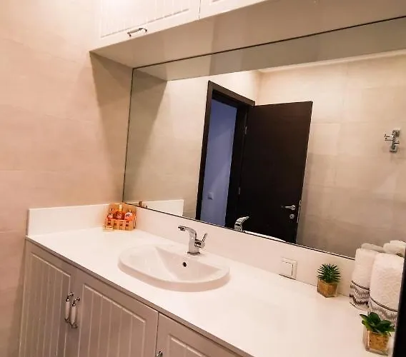 Luxury Alix * Burgasz