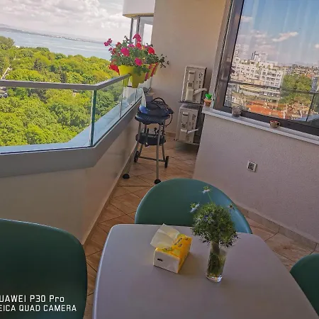 Apartment Luxury Alix Burgas