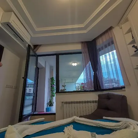 Luxury Alix *