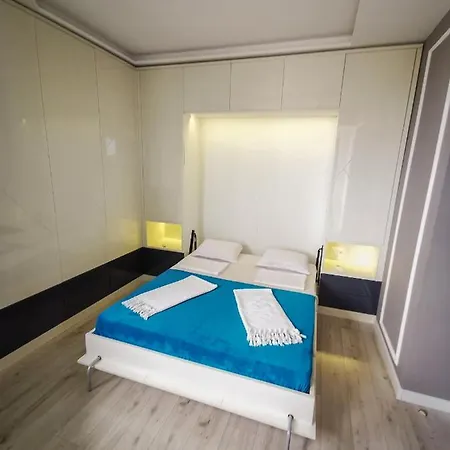 Luxury Alix Apartment